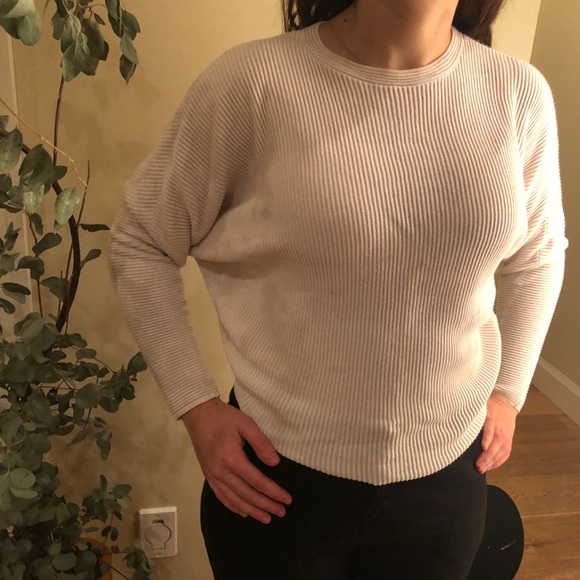 White ribbed Aritzia sweater - Picture 3 of 3